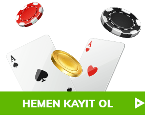 Oyun kartları casino fişleri ve altın jeton